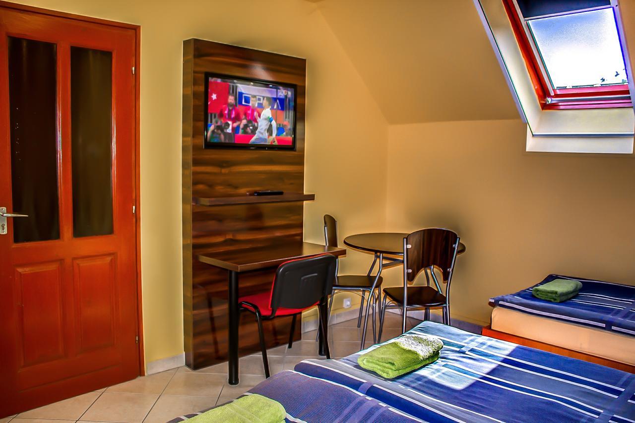 Nexus Vendeghaz Szeged Aparthotel Exterior photo