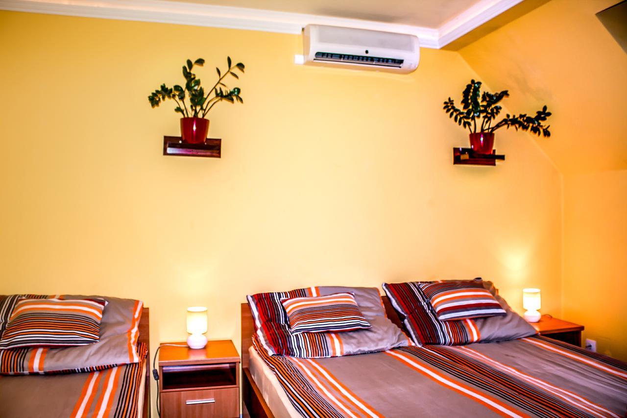 Nexus Vendeghaz Szeged Aparthotel Exterior photo